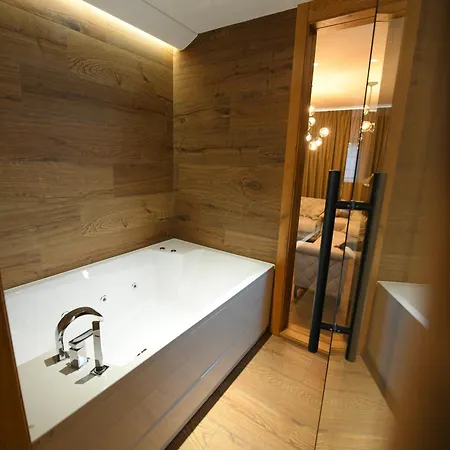 Ana Hotel 3*