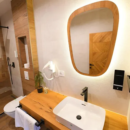 Hotel Ana
